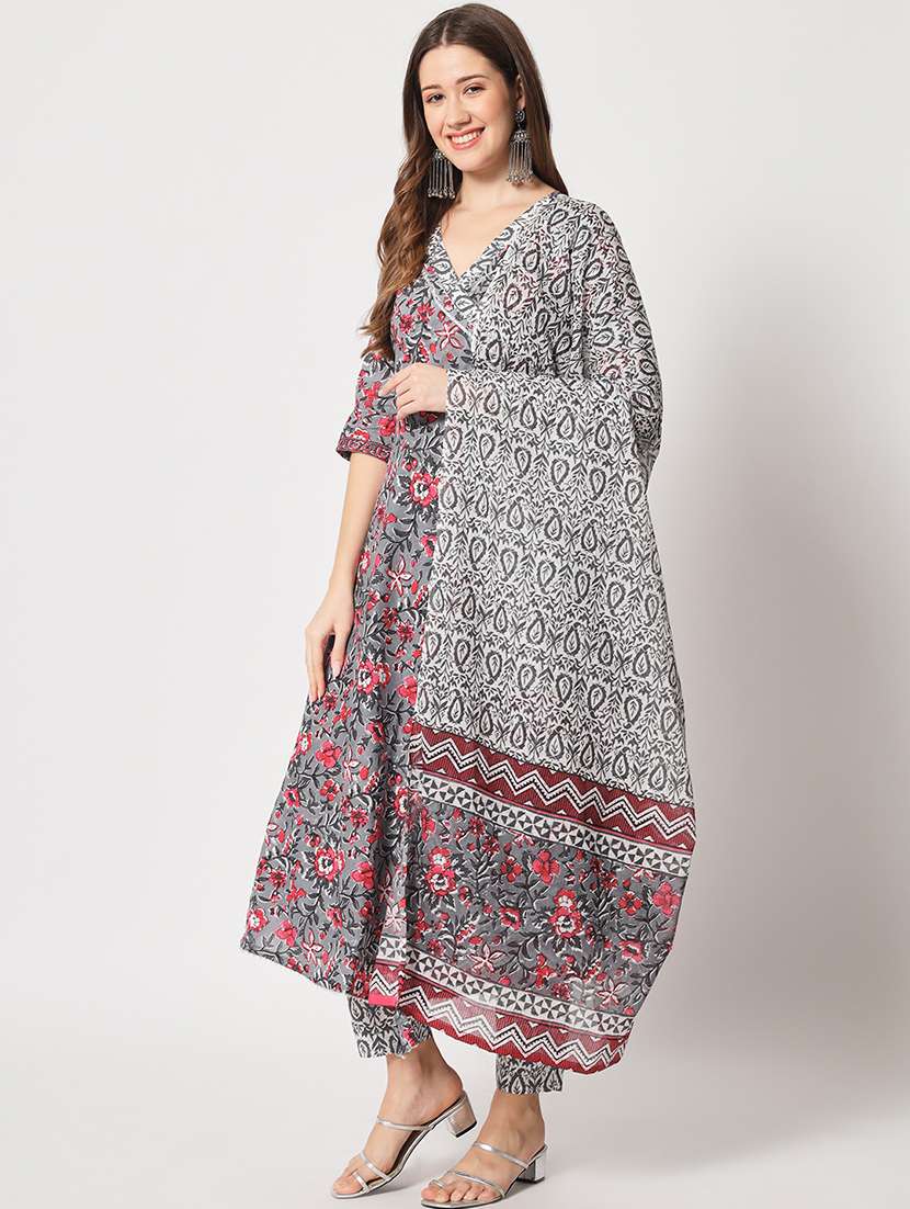 women three quarter sleeve kurta pant with dupatta set - 21304203 -  Standard Image - 3