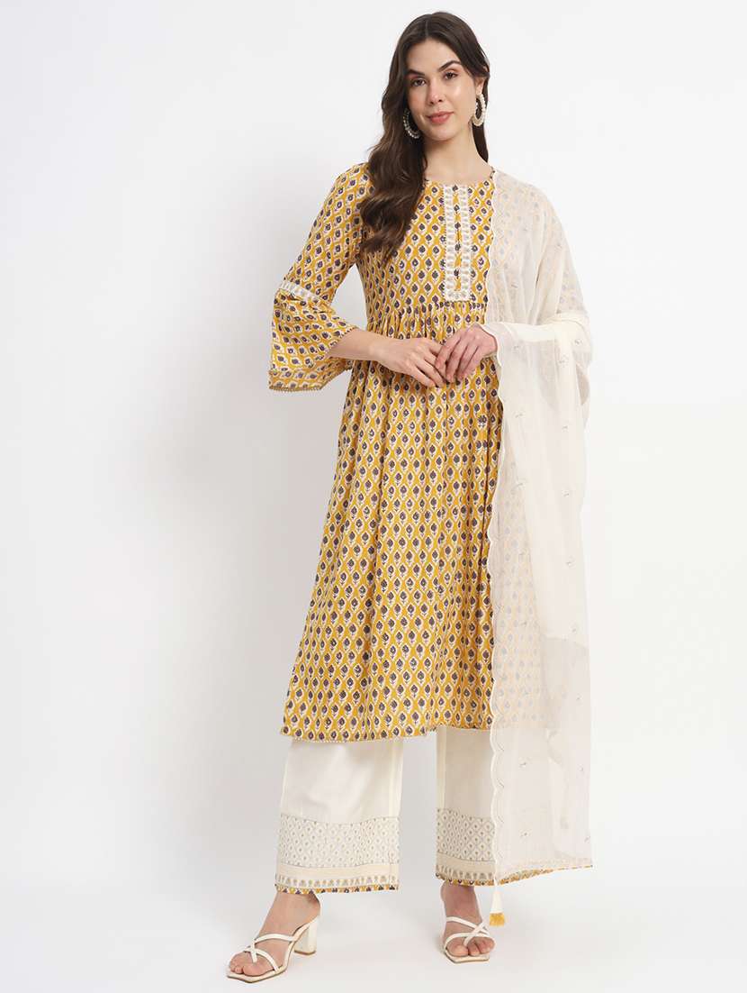 women three quarter sleeve kurta pant with dupatta set - 21304247 - Zoom Image - 0