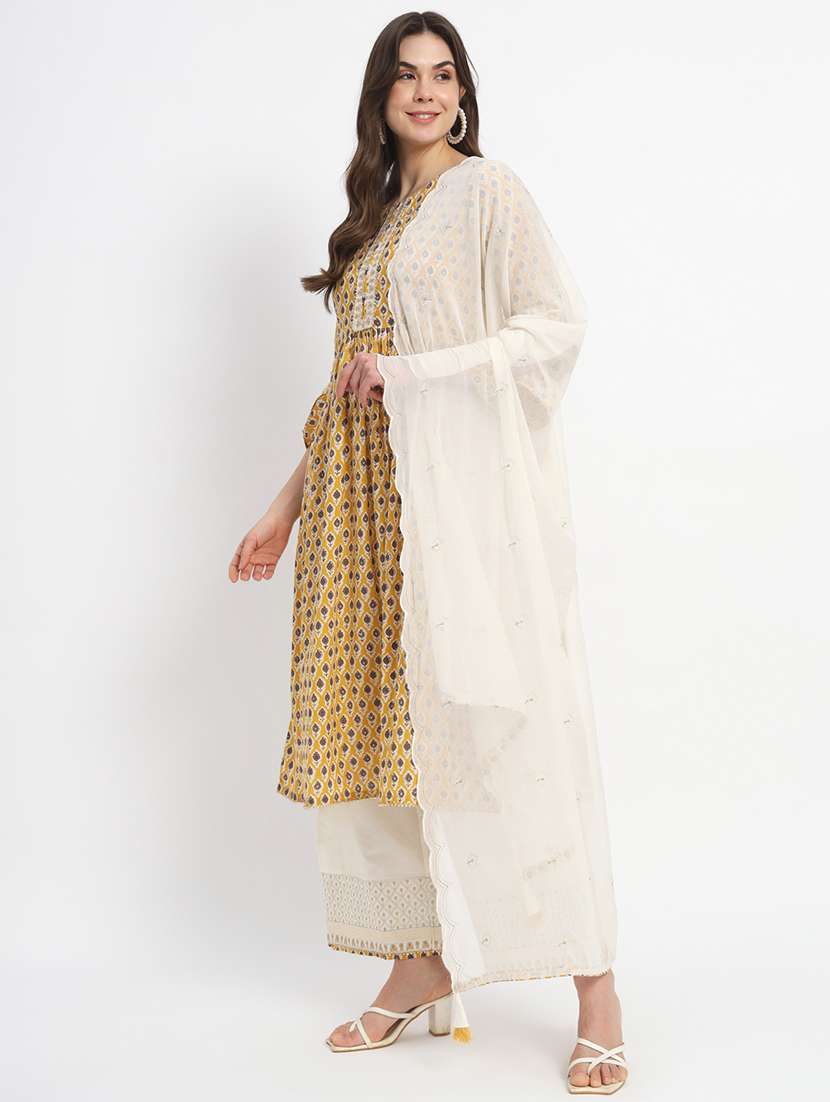 women three quarter sleeve kurta pant with dupatta set - 21304247 - Standard Image - 3