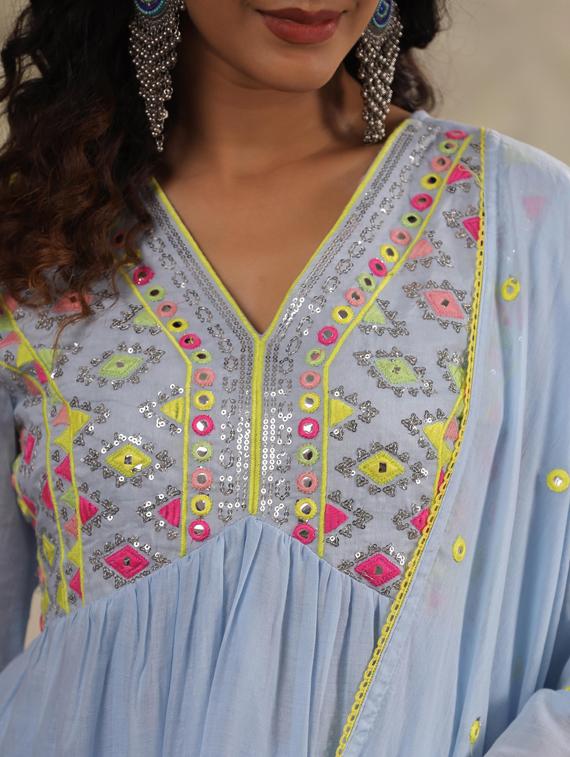 women light blue kurta sharara set with dupatta - 21308131 - Standard Image - 3
