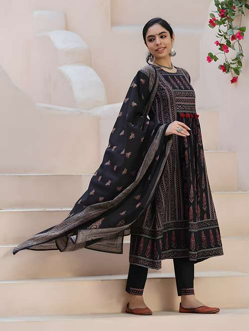 women black kurta dupatta set - 21308833 - Standard Image - 0