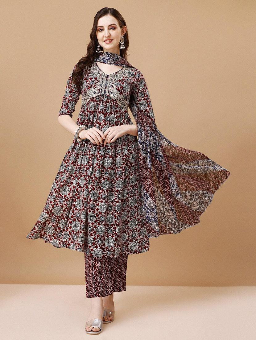 women maroon kurta dupatta set - 21309191 -  Zoom Image - 0