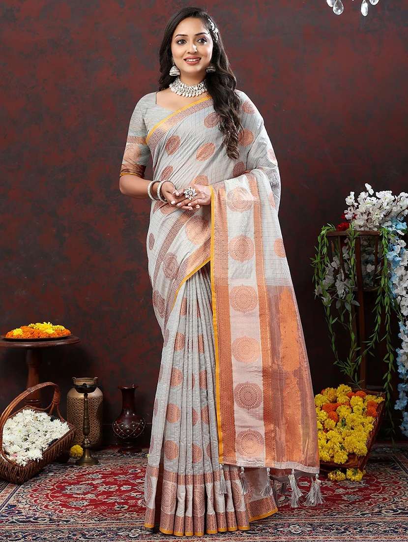 women self design banarasi saree with blouse