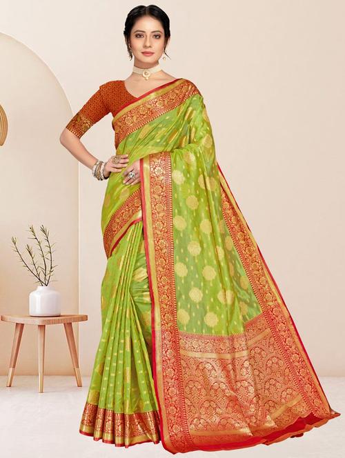 women self design banarasi saree with blouse - 21318134 - Standard Image - 0