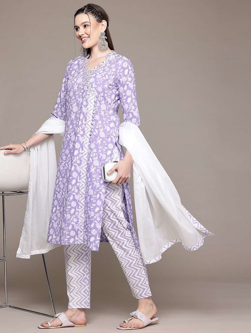 women three quarter sleeve kurta pant with dupatta set - 21320647 - Standard Image - 3