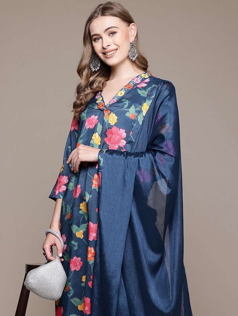 women three quarter sleeve kurta pant with dupatta set - 21320671 -  Standard Image - 3