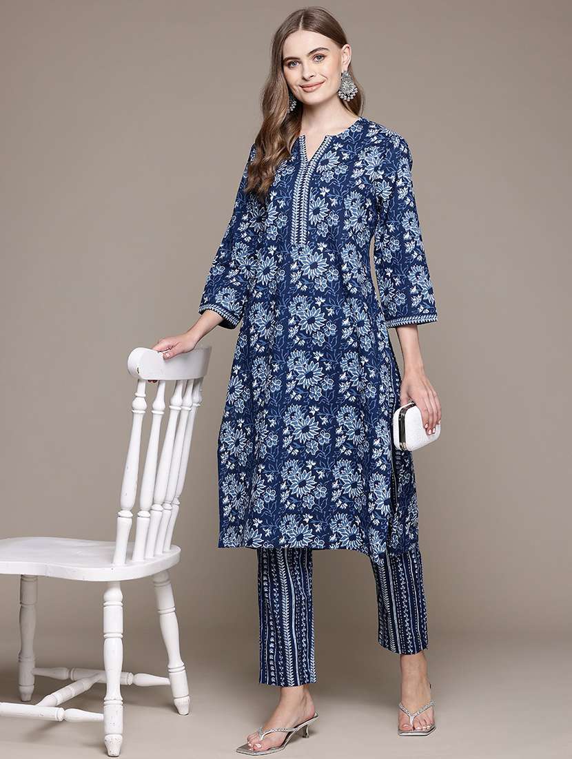 women floral printed notch neck kurta pant set