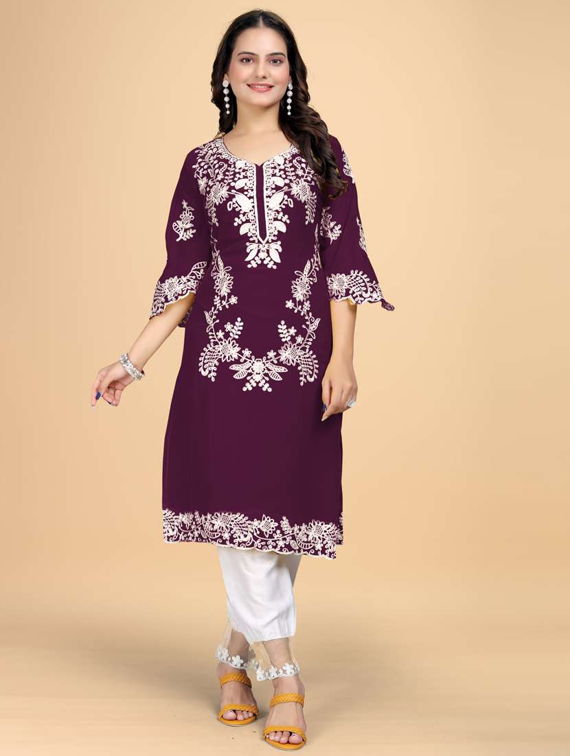 women embroidered kurta pant set