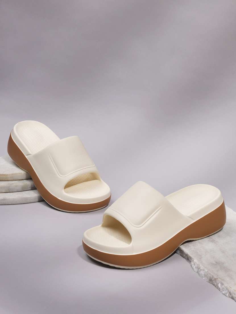 women solid slip on slides - 21333268 - Zoom Image - 0