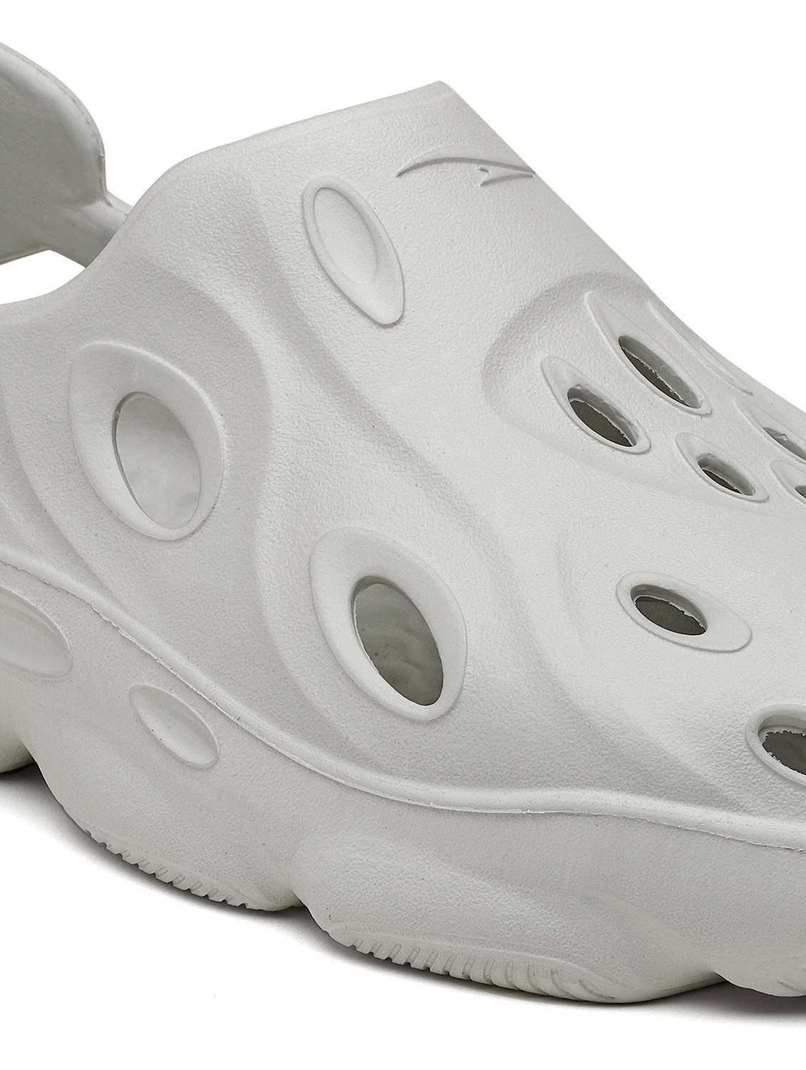 men solid round toe crocs - 21334233 -  Standard Image - 5