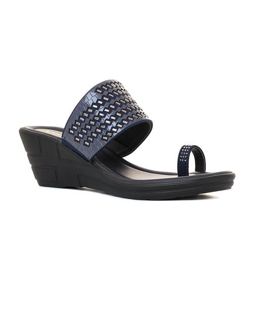 women one toe sandal - 21335322 - Standard Image - 0