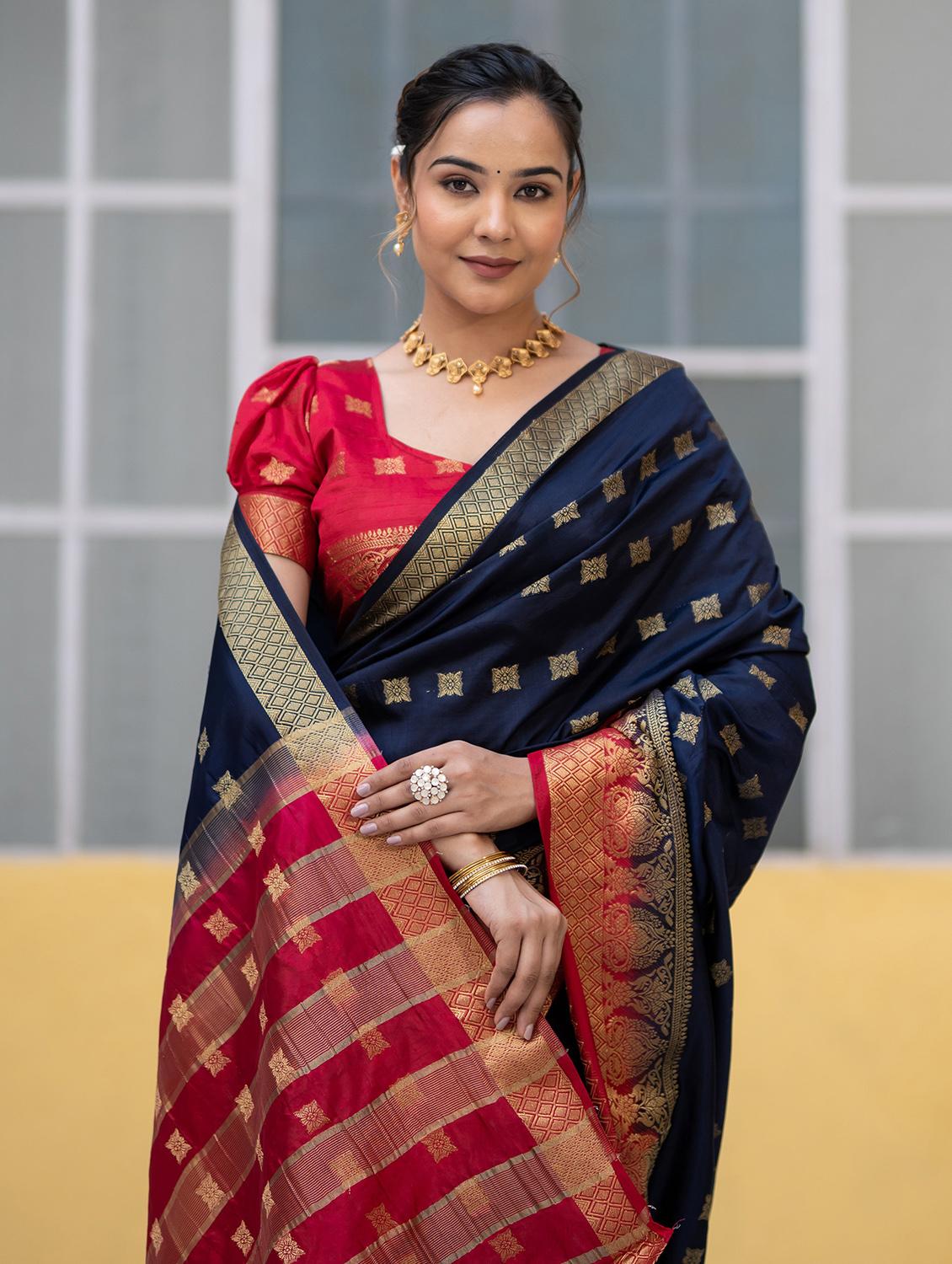 navy blue silk banarasi saree - 21336374 - Standard Image - 5