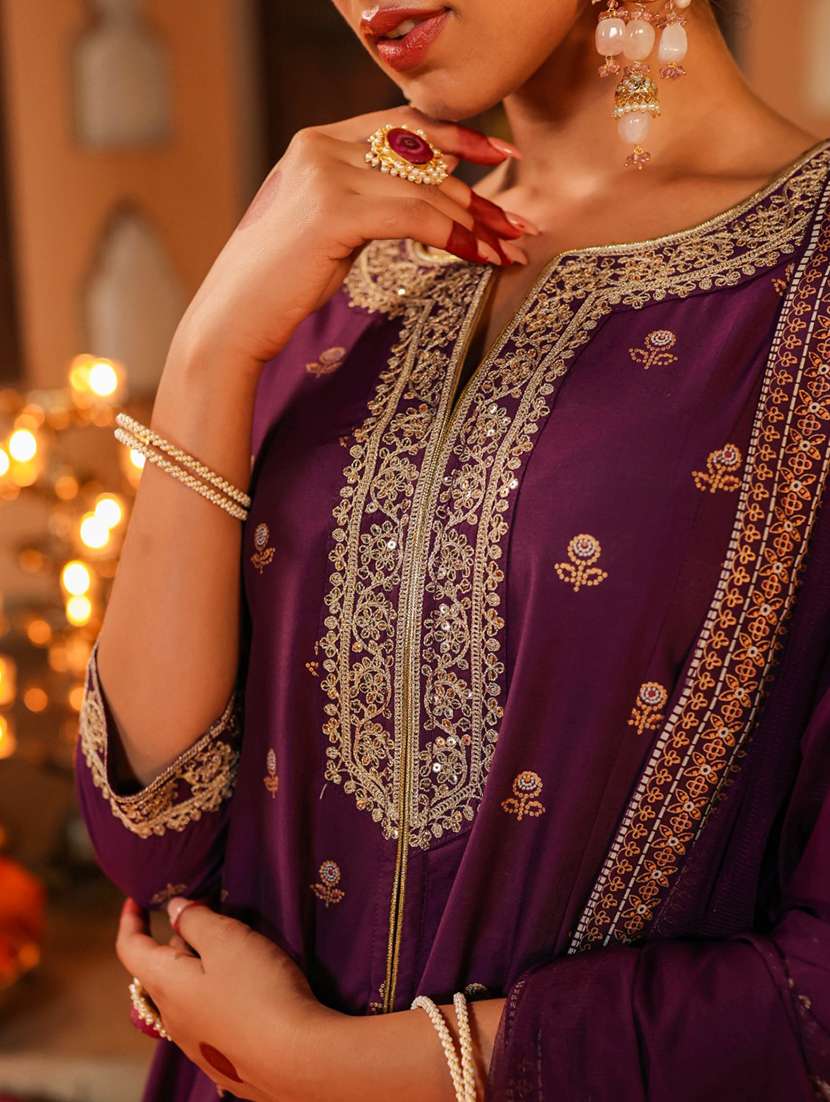 women kurta pant set with dupatta - 21337650 -  Standard Image - 3