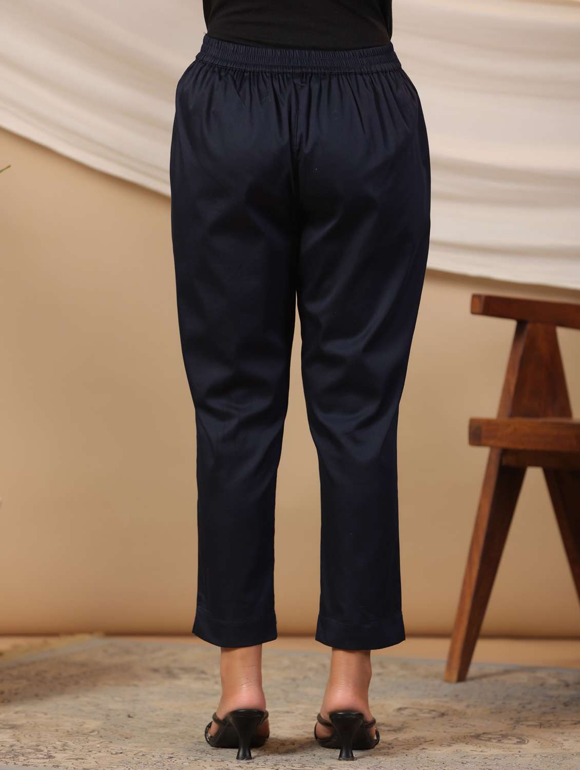 women solid mid rise cigarette pant - 21337975 -  Standard Image - 3