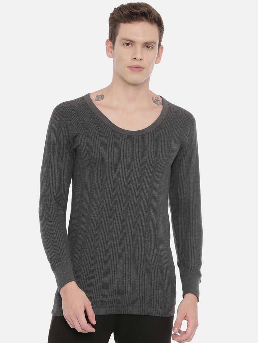 men scoop neck self design thermal top