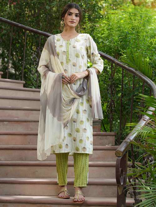 women three quarter sleeve kurta pant with dupatta set - 21338539 - Standard Image - 0