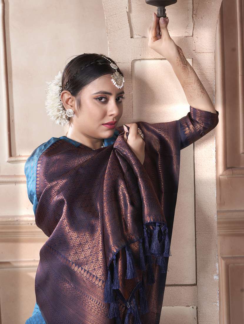 women self design kanjivaram saree with blouse - 21340479 - Standard Image - 3