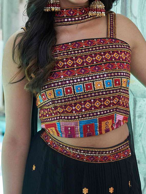 black embroidered lehenga choli with dupatta - 21345527 -  Standard Image - 3