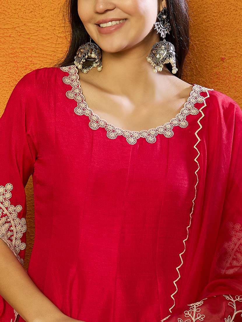 women red embroidered suit set - 21345839 - Standard Image - 3