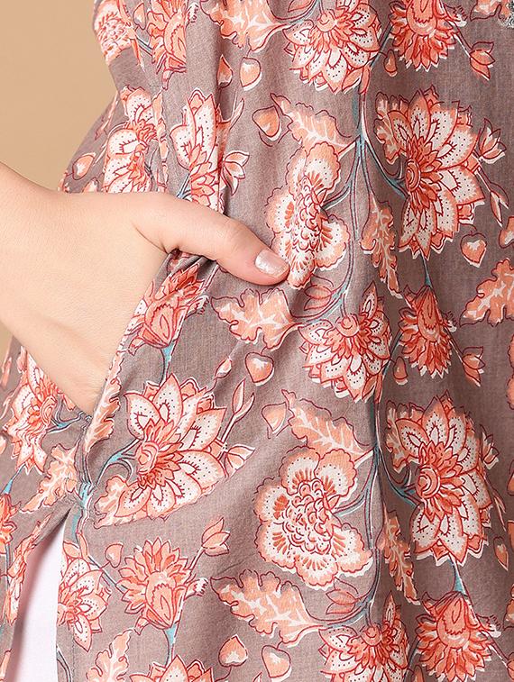 women three quarter sleeve straight kurta - 21347307 - Standard Image - 5