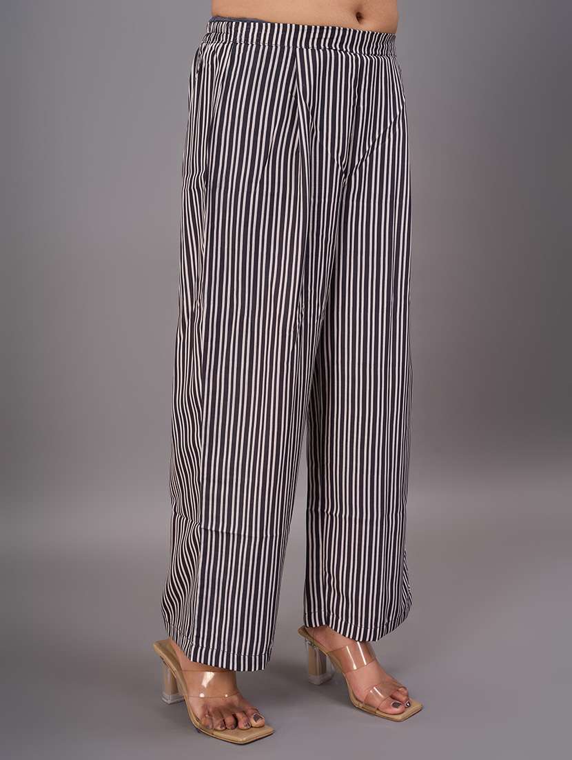 women black kurta & palazzo set  - 21348699 -  Standard Image - 5