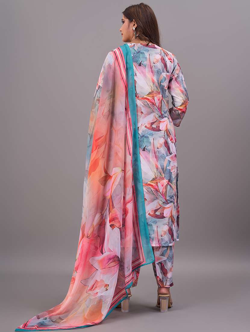 women three quarter sleeve kurta pant with dupatta set - 21348701 -  Standard Image - 3