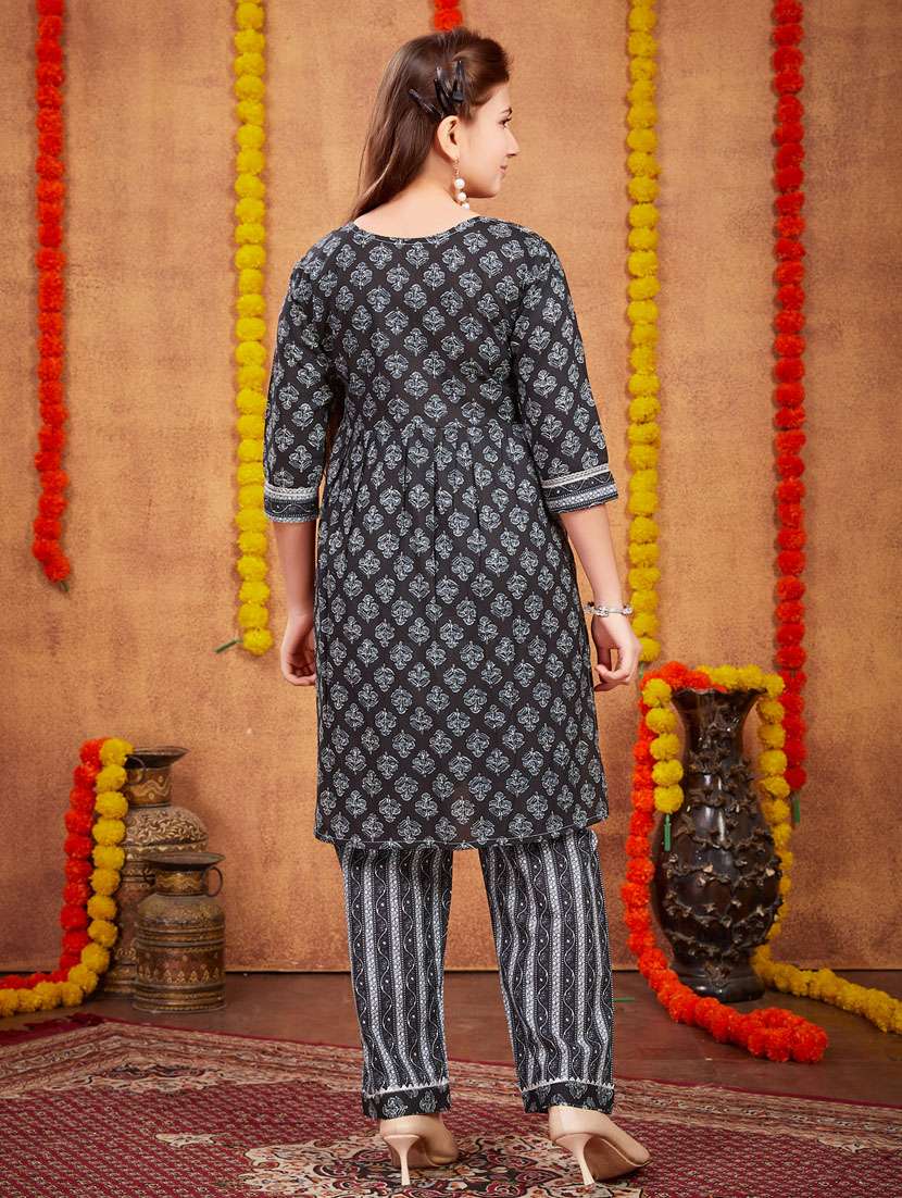 girls top and bottom ethnic wear sets - 21349133 -  Standard Image - 3