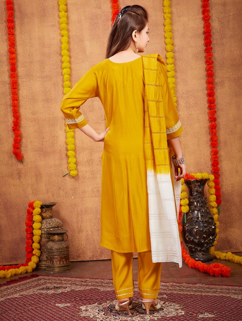 girls embroidered suit set with dupatta - 21349138 - Standard Image - 3