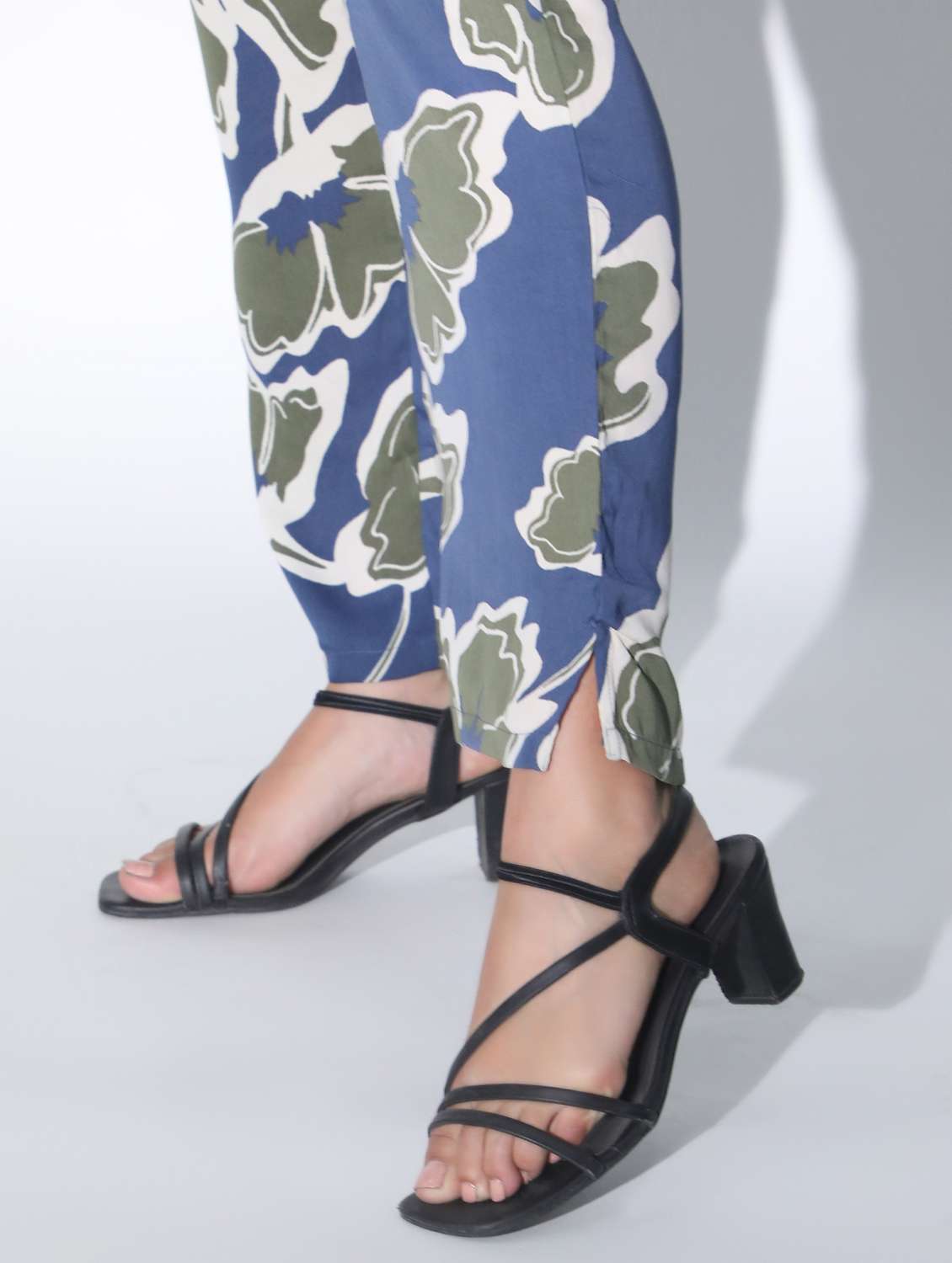 women florals printed shirt & trouser co-ords set - 21350222 - Standard Image - 5