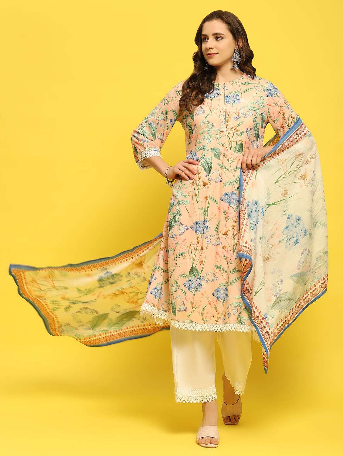 women three quarter sleeve kurta pant with dupatta set - 21353586 - Standard Image - 5