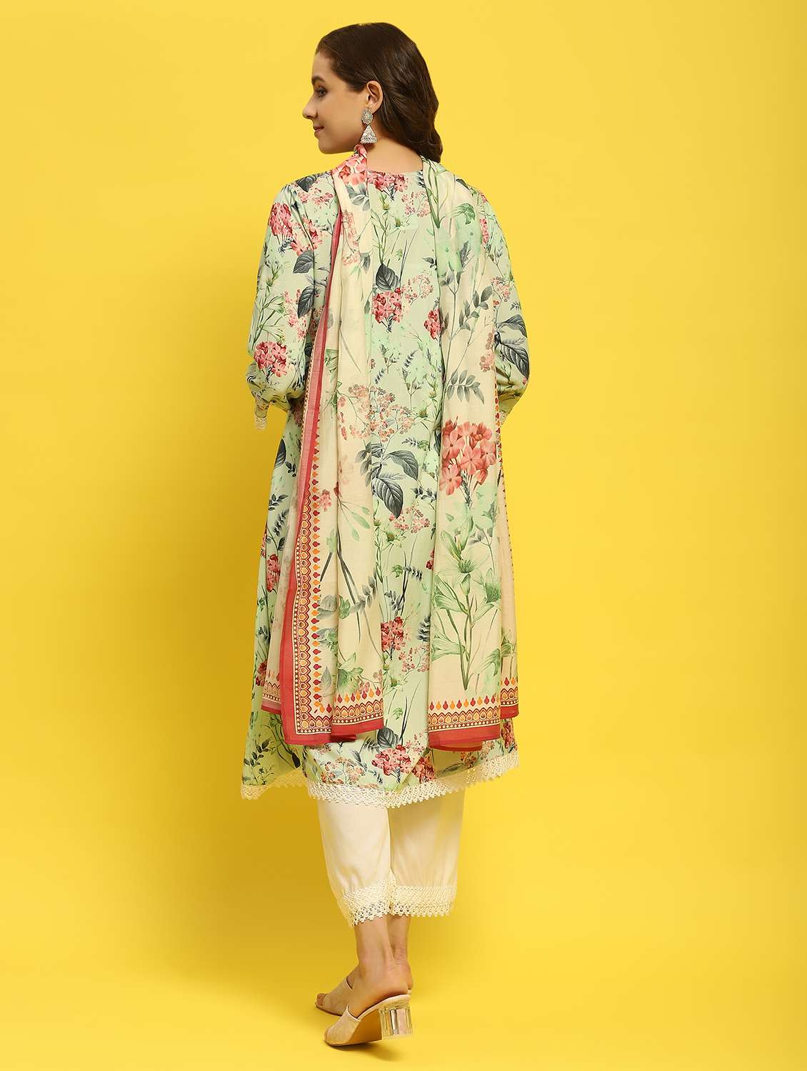 women round neck kurta palazzo set - 21353587 -  Standard Image - 3