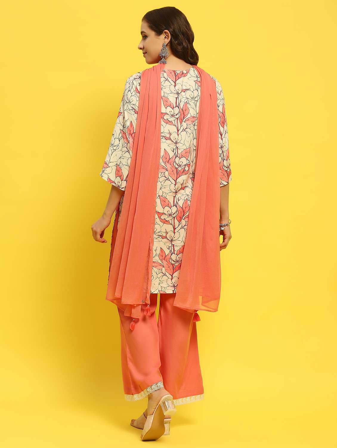 women three quarter sleeve kurta palazzo with dupatta set - 21353588 - Standard Image - 3