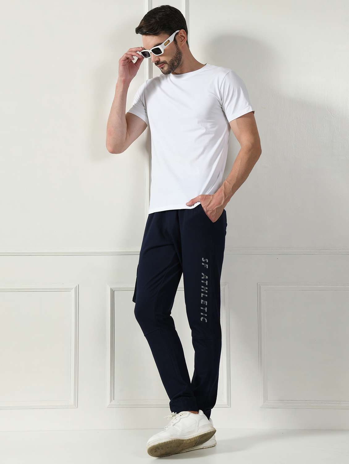 men mid rise relaxed fit jogger  - 21353724 -  Standard Image - 3