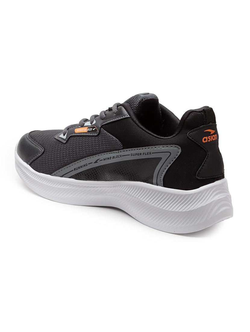 men lace up sports shoes - 21353789 - Standard Image - 3