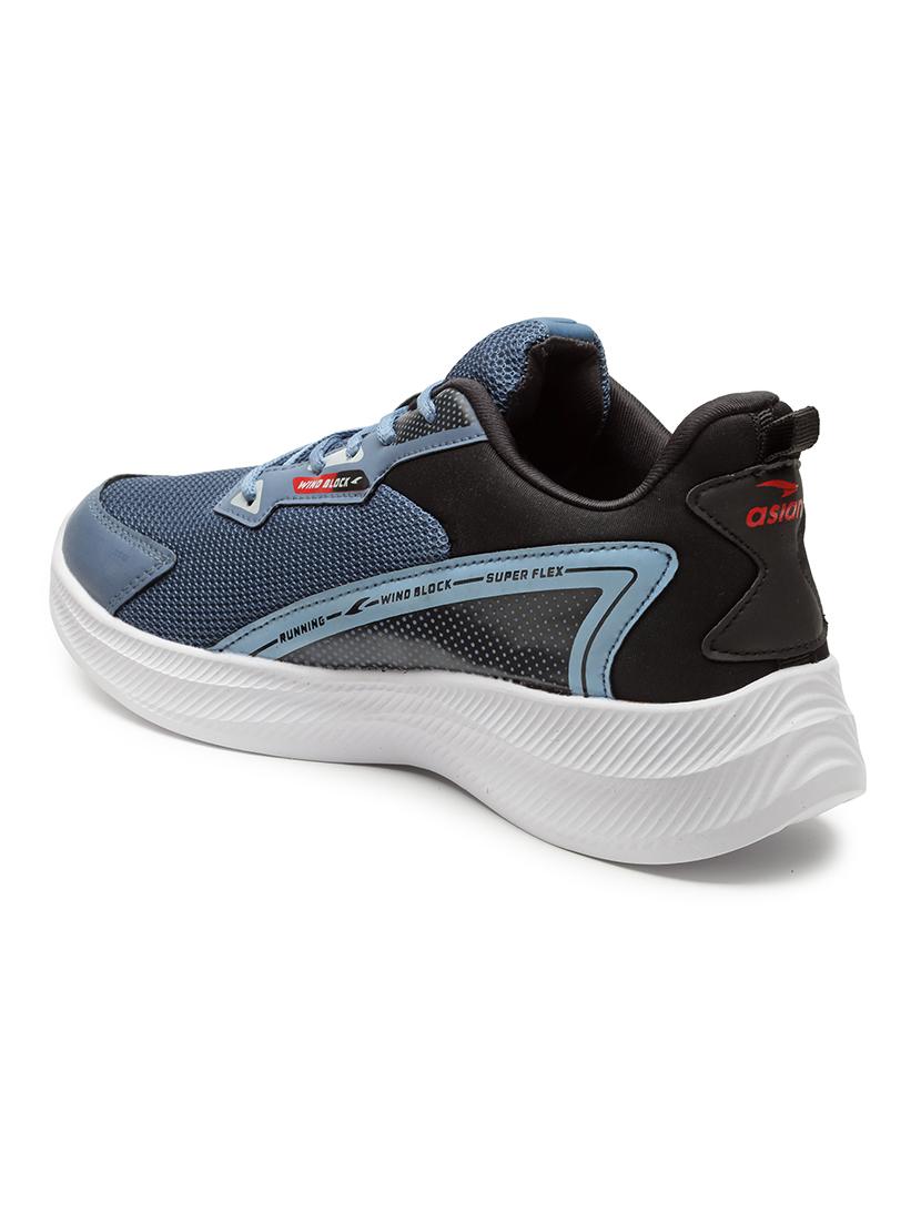 men lace up sports shoes - 21353790 - Standard Image - 3