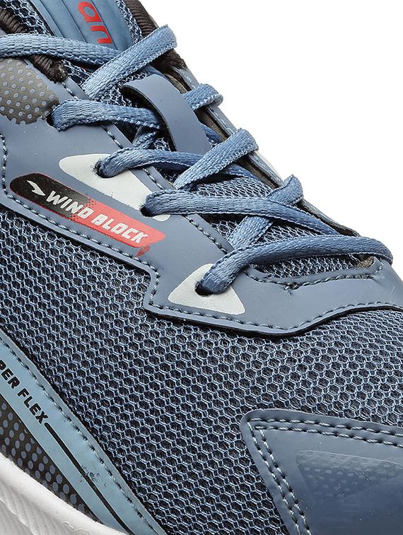 men lace up sports shoes - 21353790 - Standard Image - 5