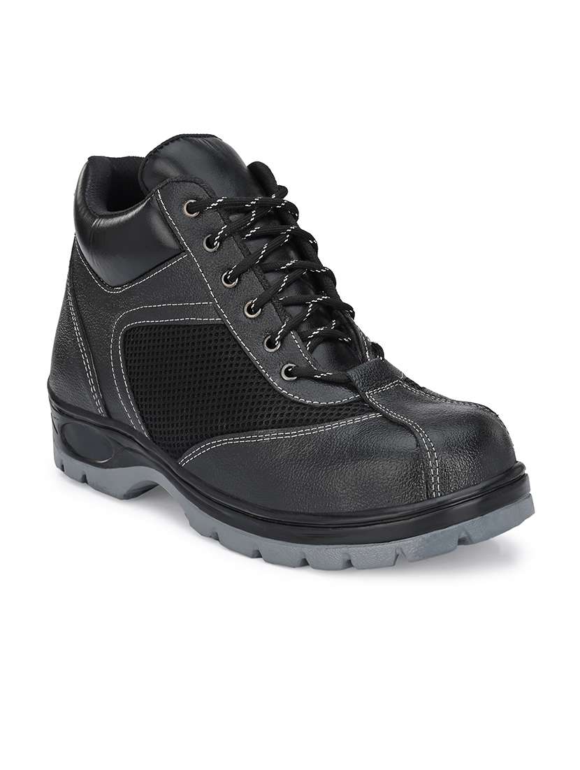 men black hiking boots 