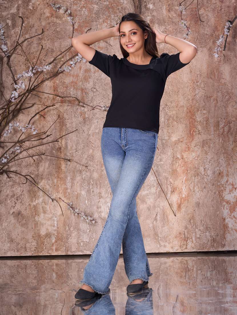 women solid puff sleeves straight top - 21359994 -  Standard Image - 3