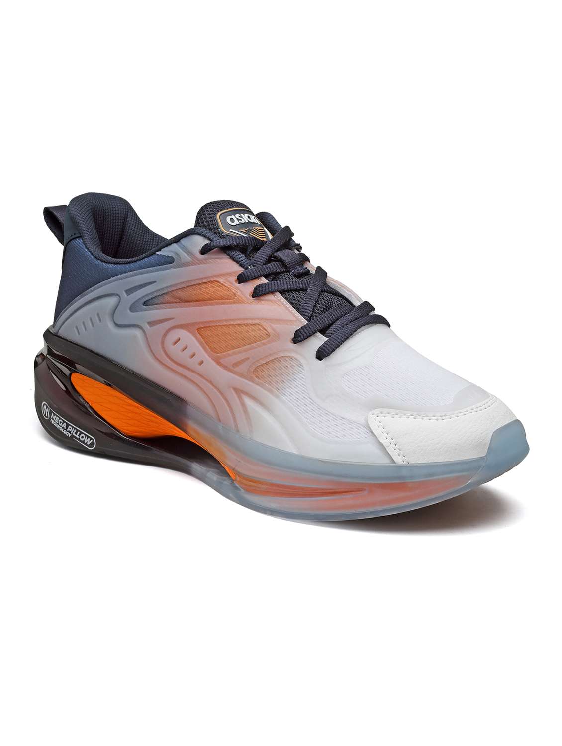 men lace up sport shoes