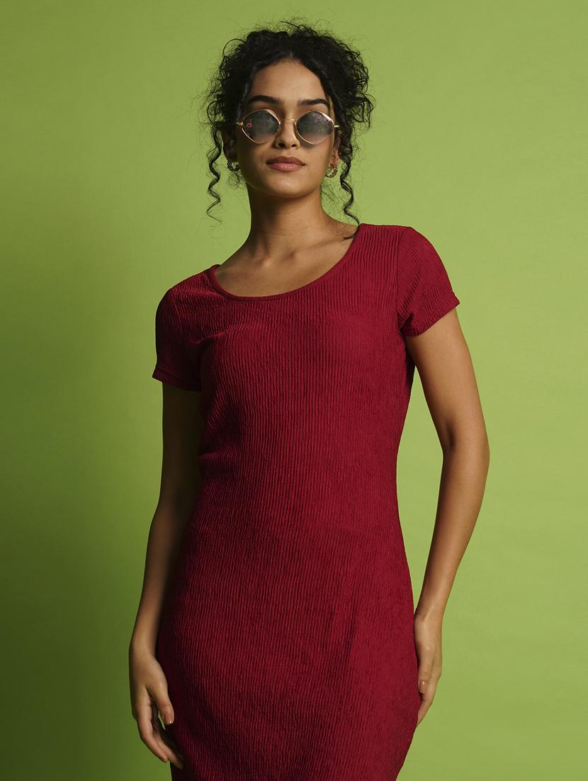 globus women maroon round neck short sleeves knitted self design sheath dress - 21366529 - Standard Image - 3