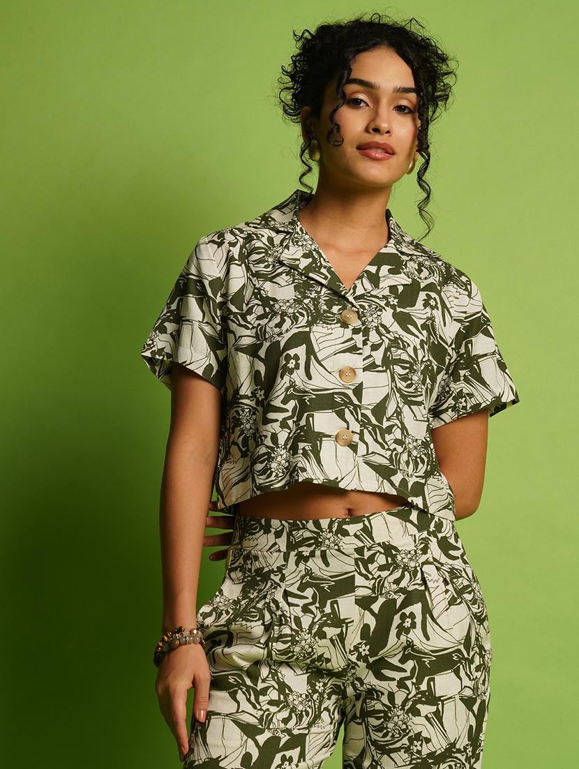 globus women green abstract printed lapel collar crop shirt & pleated trousers co-ord set - 21366532 - Standard Image - 3