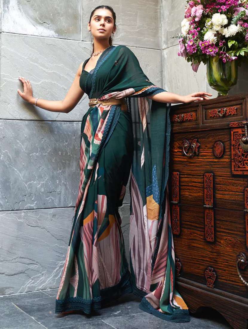 women printed saree with blouse