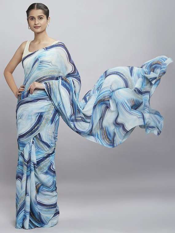 women printed saree with blouse