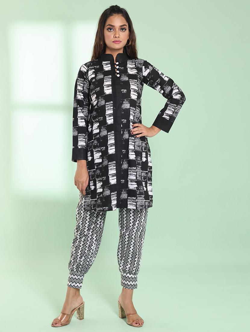 women three quarter sleeve straight kurta - 21368765 - Zoom Image - 0