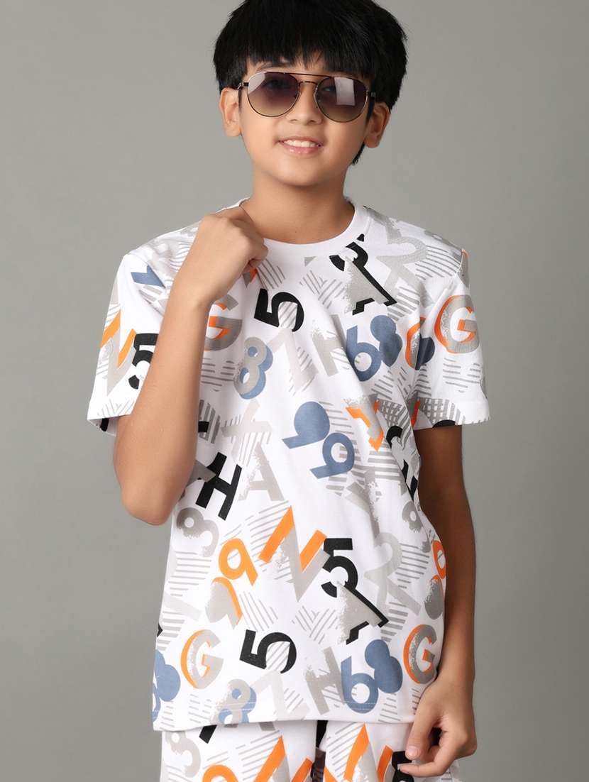boys white printed t-shirts & shorts - 21371250 -  Standard Image - 3