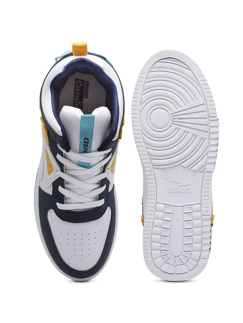 men lace up sneakers - 21371397 -  Standard Image - 5