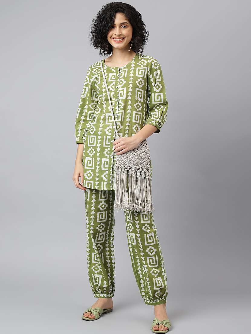 women printed ethnic co-ord set