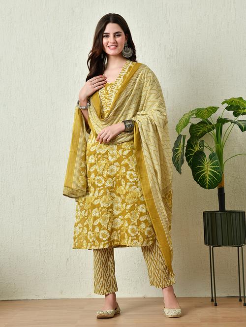 women three quarter sleeve suit set - 21371744 - Standard Image - 0