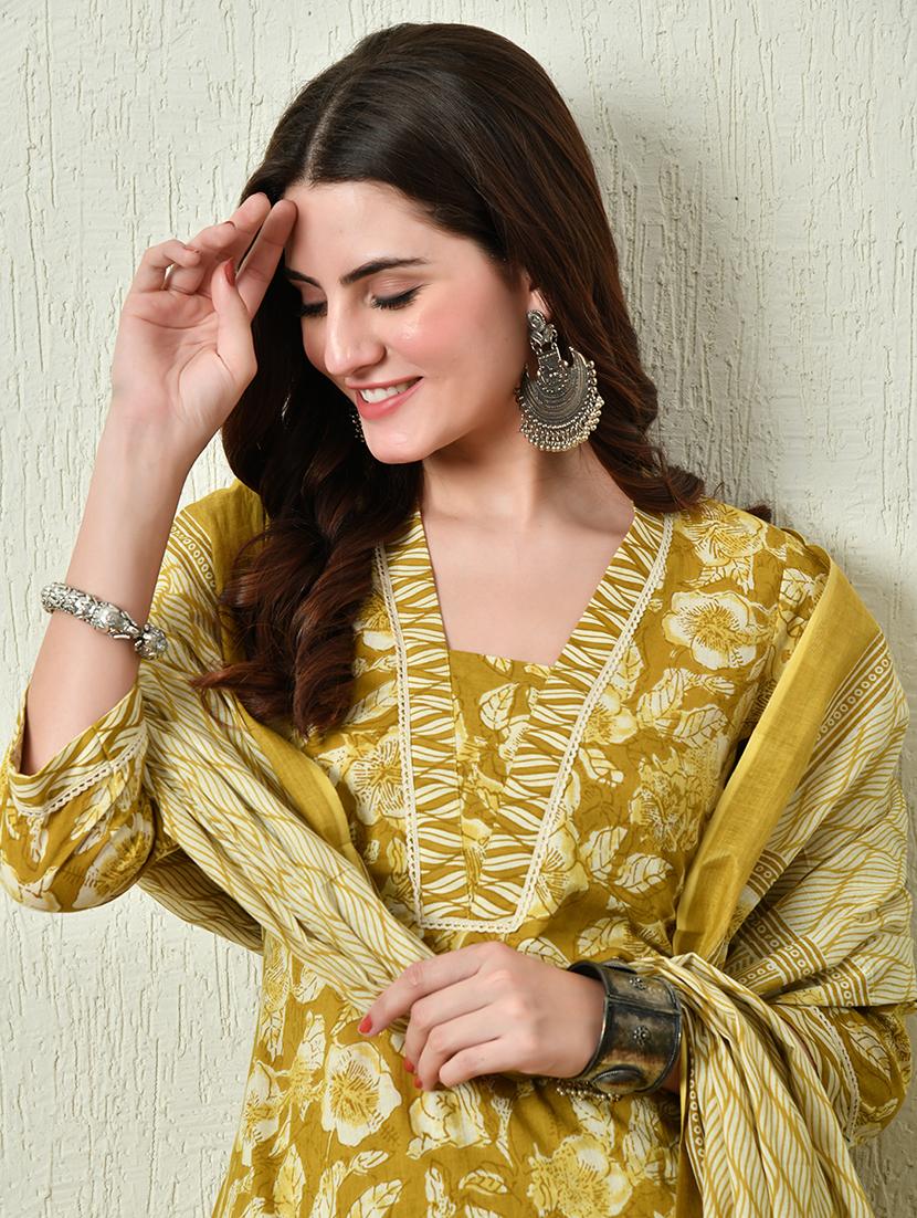 women three quarter sleeve suit set - 21371744 - Standard Image - 5