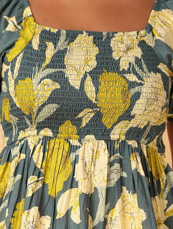 women printed smocked detailed peplum top - 21372008 - Standard Image - 5